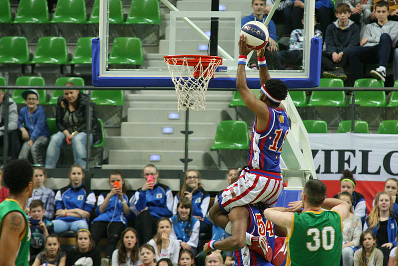 Harlem Globetrotters w hali CRS