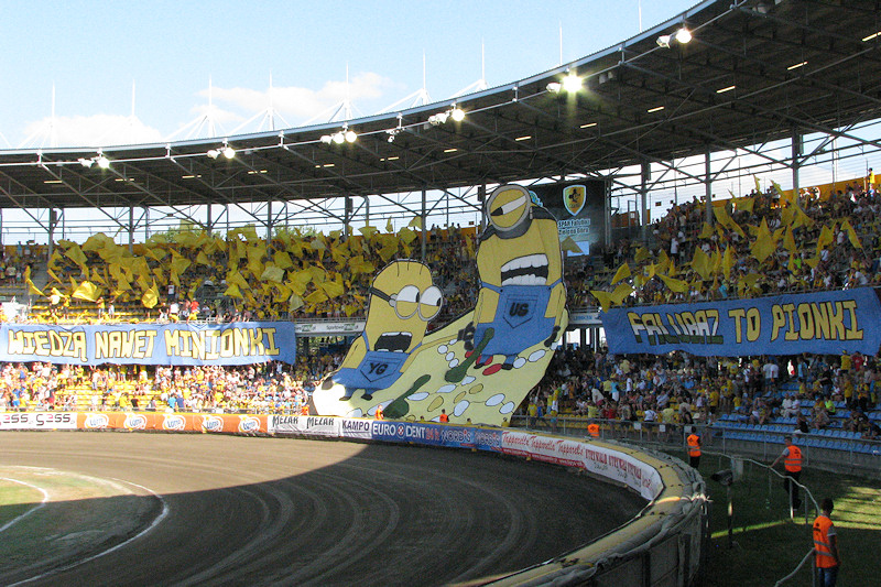 Oprawa gorzowskich kibiców na derbach