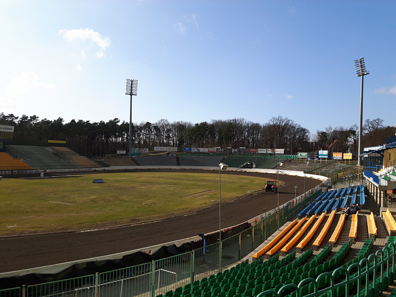 Stadion i stan toru przy W69